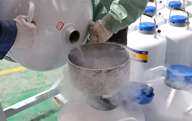 液氮罐內(nèi)液氮裝多少合適？